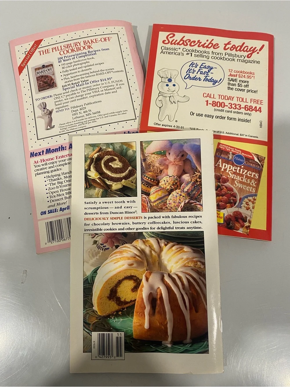 Vintage Recipe Booklet Lot Pillsbury Bake-Off Duncan Hines Holiday Desserts 90s - Picture 11 of 12